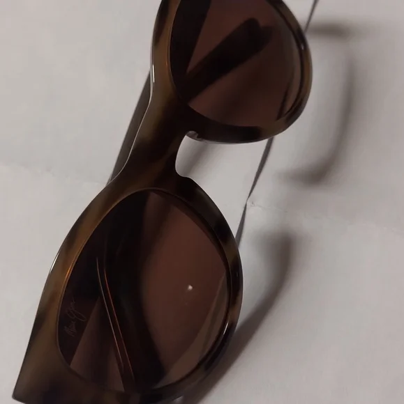 Maui Jim Glasses - Picture 2 of 7